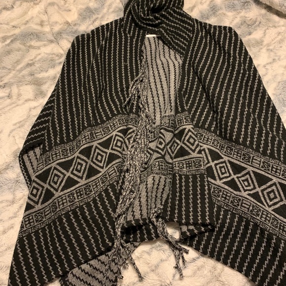 Poncho - Picture 2 of 2